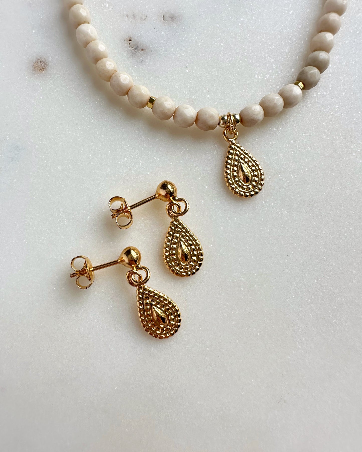 Crème earrings