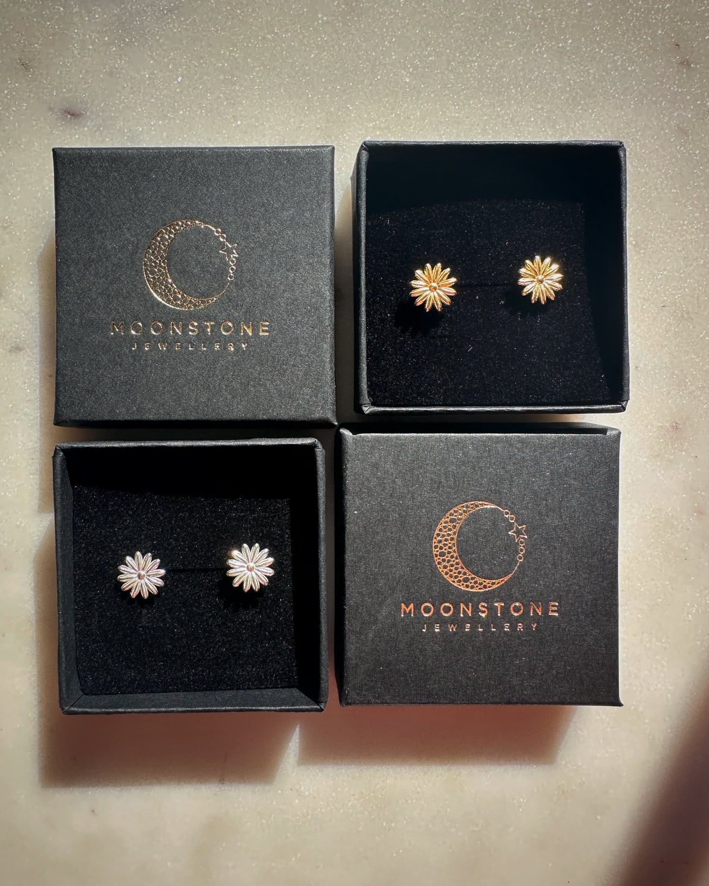 Daisy studs earrings