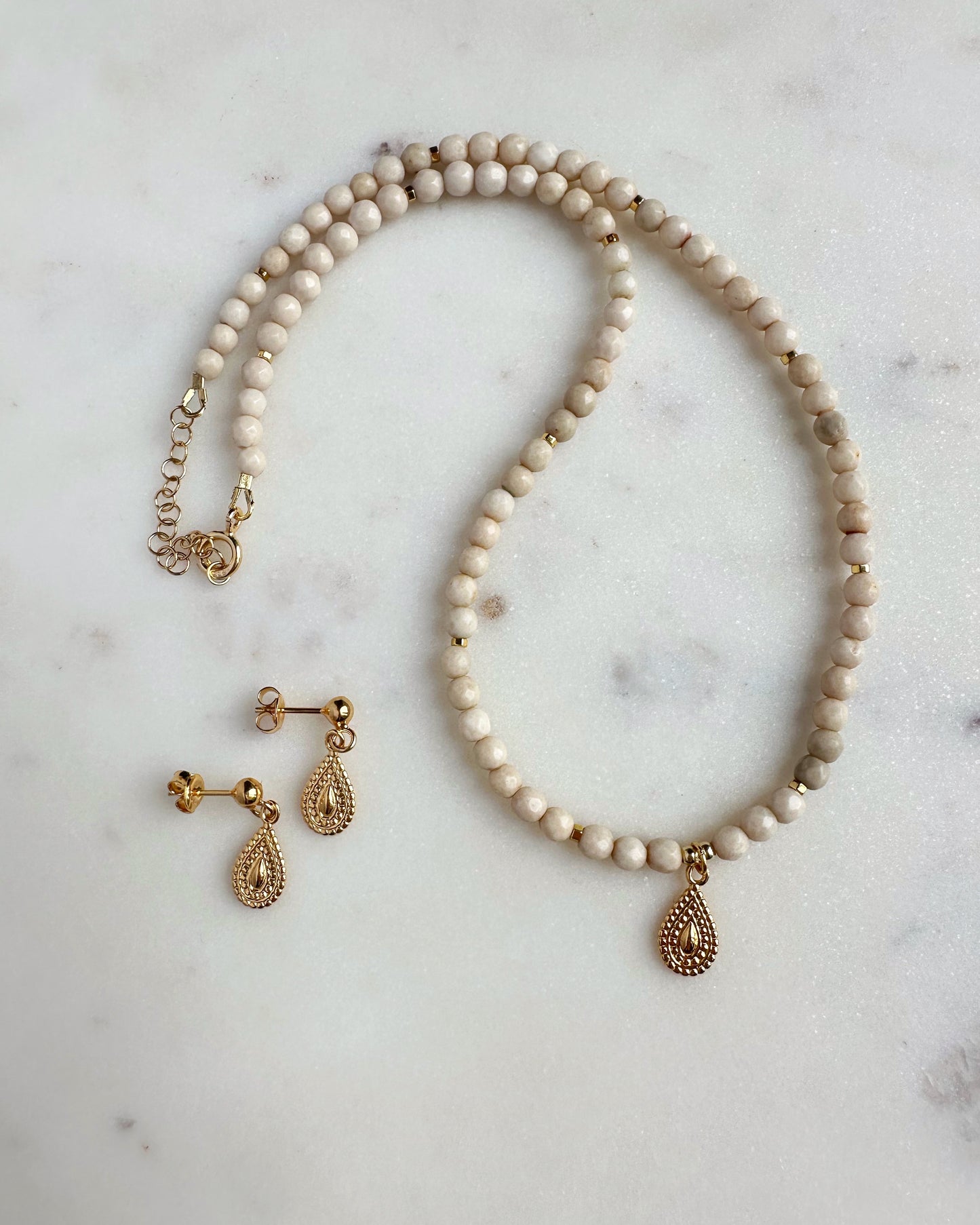 Crème earrings