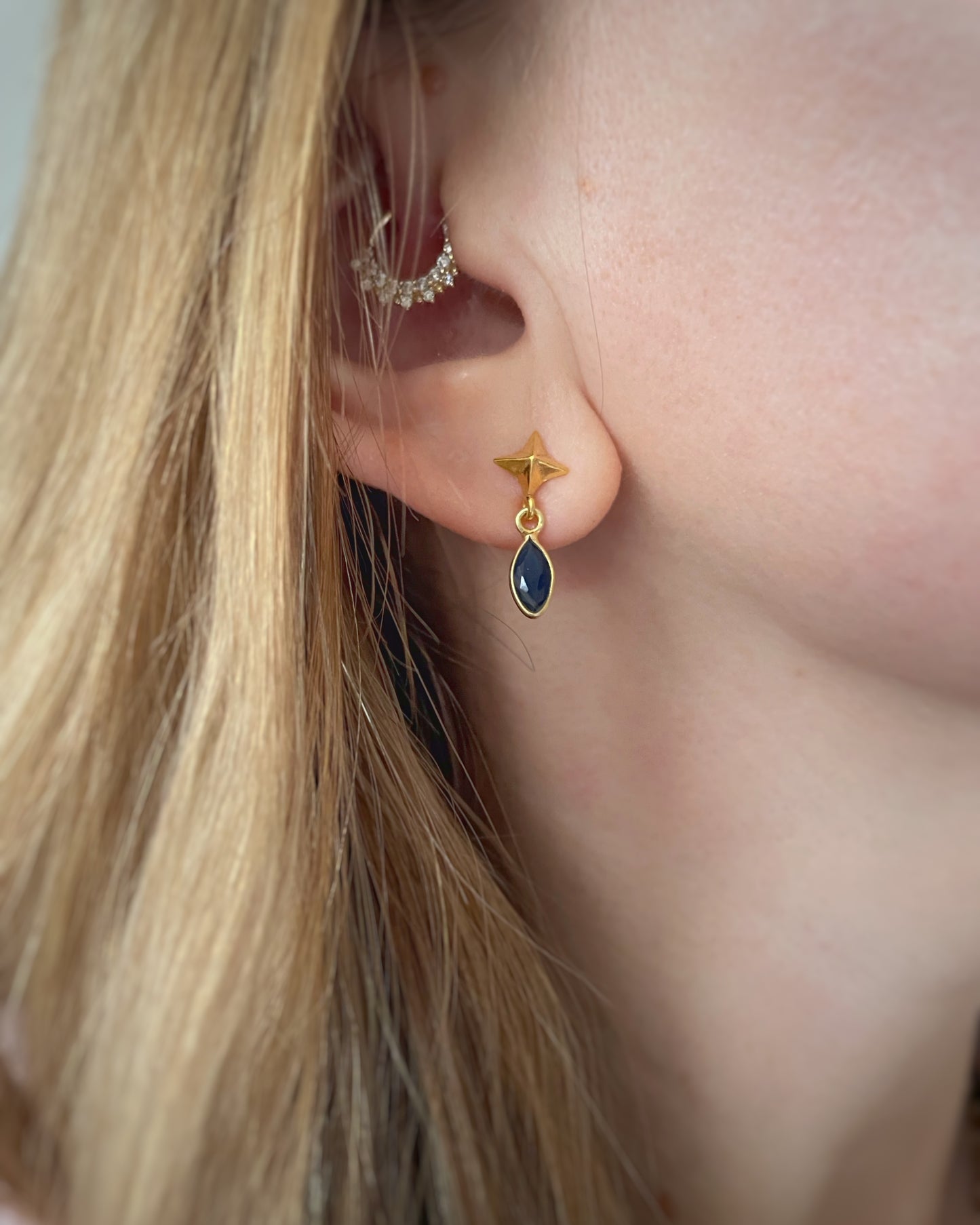 Sapphire Star studs earrings