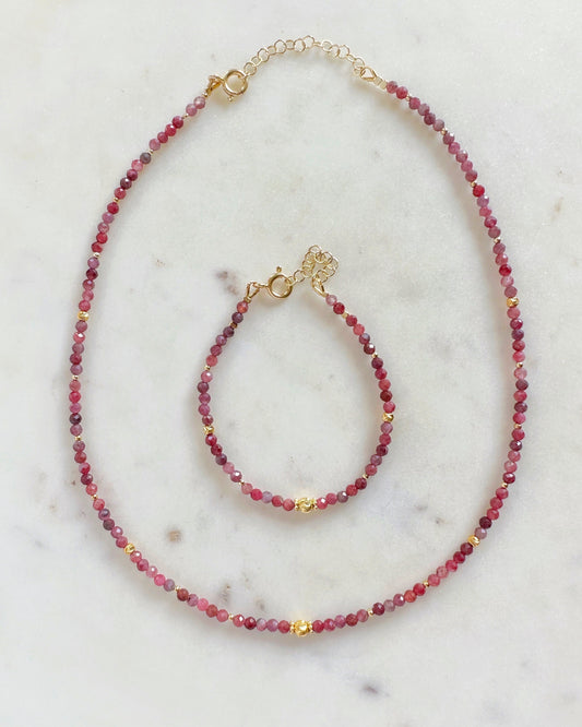 Merry necklace and bracelet set