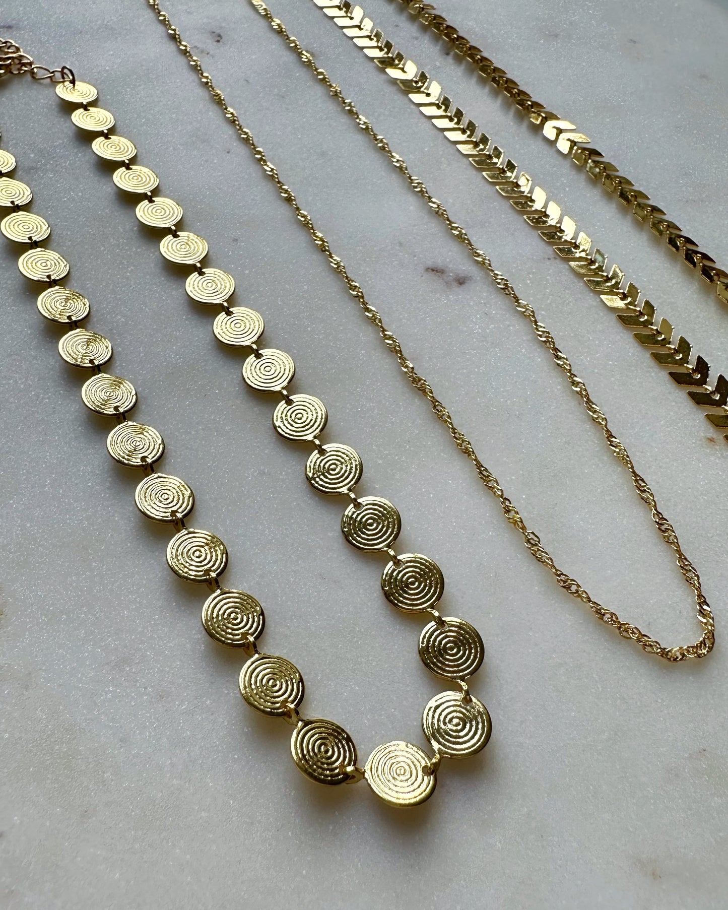 Golden disc choker