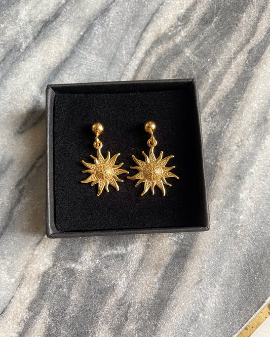 Sun studs earrings